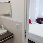 I It לינה וארוחת בוקר 4*